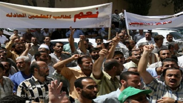 مئات «المعلمين» يتظاهرون أمام «الوزراء» للمطالبة بالتعيين