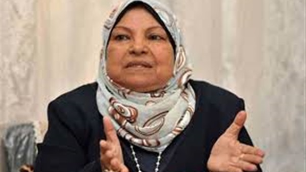 سعاد صالح: «المدرس مظلوم ومعتمد على الدروس الخصوصية»