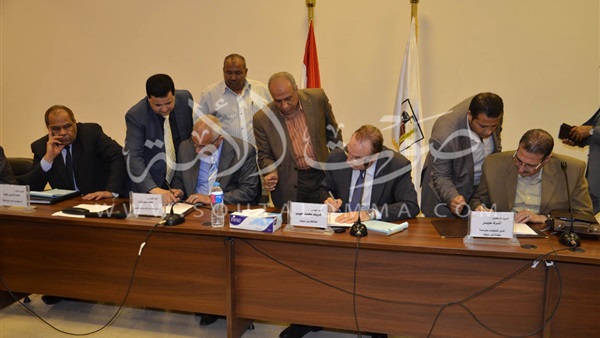 بالفيديو والصور.. برتوكول تعاون لتوصيل المياة للمناطق المحرومة ببني سويف