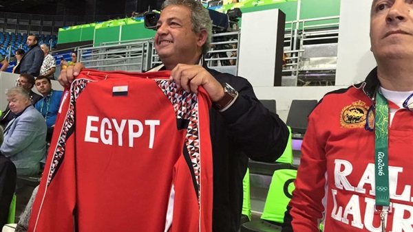 شاهد.. وزير الرياضة يرفع قميص منتخب مصر بعد تأهل «بكر» في الاوليمبياد