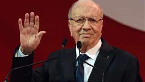 الرئيس التونسي يشهد موكب الإحتفال بالعيد الوطني للمرأة
