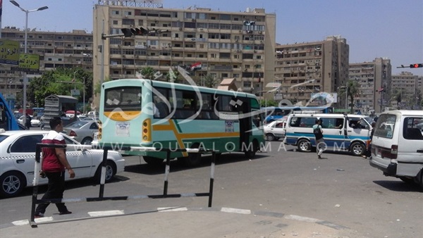 بالصور.. هدوء وسيولة مرورية بمحيط ميدان النهضة