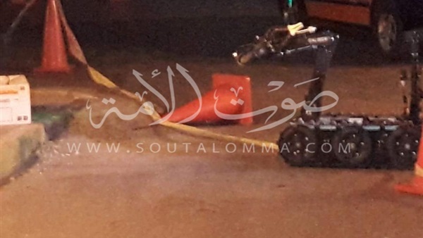 بالصور.. العثور على ﻗﻨﺒﻠﺔ ﺑﻤﺤﻴﻂ ﻣﺴﺠﺪ ﺍﻟﻤﻴﻨاء في اﻟﻐﺮﺩﻗﺔ