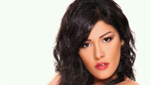 نرمين ماهر ممرضة فى «حليمو ملك الشاطى»
