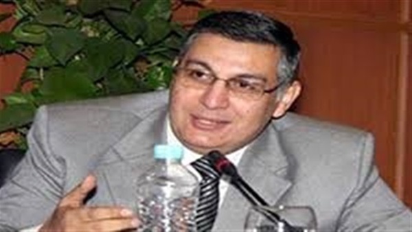 خبير اقتصادي: مصر تحتاج 3 أجيال لتسدد ديونها 