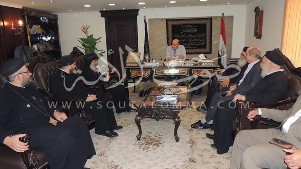 بالصور.. زيارة وفد من القساوسة لتهنئة مدير أمن القليوبية