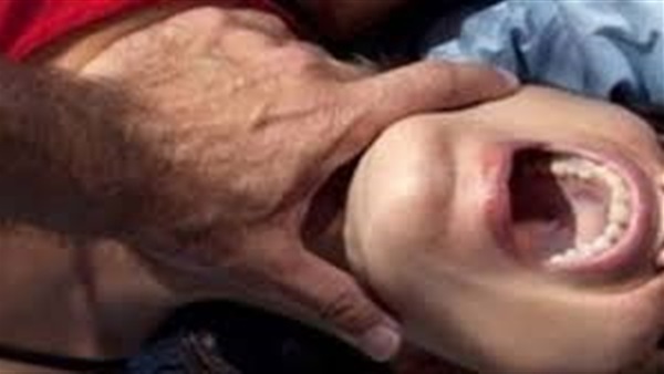 زوج يخنق زوجته لمعايرته بعدم الإنجاب في المرج