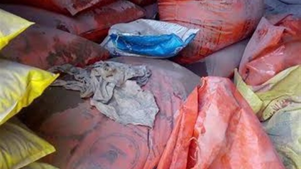بالصور..ضبط 3 محلات اسمدة ومبيدات حشرية بدون ترخيص بالشرقية