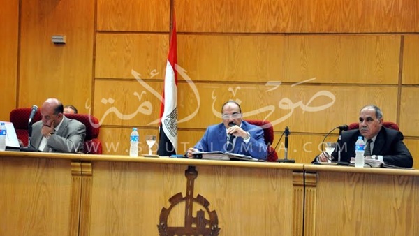 محافظ القليوبية يناقش استعدادات استقبال العام الدراسي وعيد الإضحي