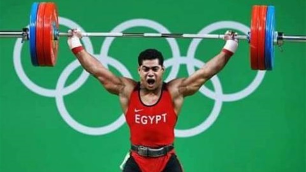 وفد من الرياضيين وجماهير الفيوم لاستقبال البطل الأوليمبي محمد إيهاب 