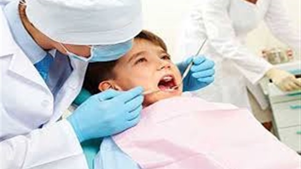 نصف الآباء البريطانيون يفشلون فى إقناع أبنائهم بالذهاب إلى طبيب الأسنان