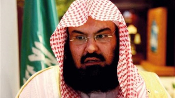 إمام الحرم المكي يحذر الأمة من التعصب والتحزب