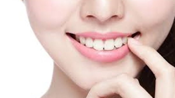 كيفية الحفاظ على جفاف الشفاة خلال الصيف 