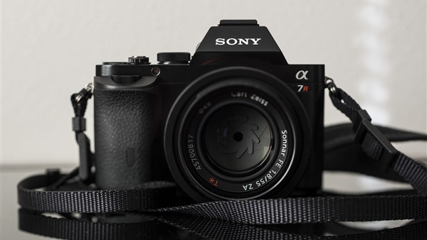 Sony α7R أفضل كاميرا لعام 2015