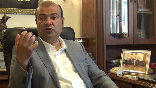وزير التموين عن إقامته في فندق: «فلوسي وأنا حر فيها»