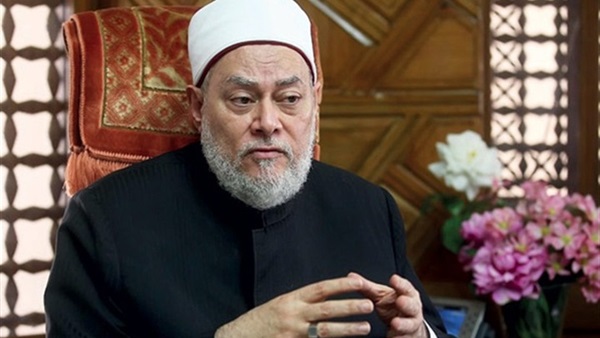 بالفيديو.. علي جمعة يوصي الحجاج بالدعاء لقادة مصر