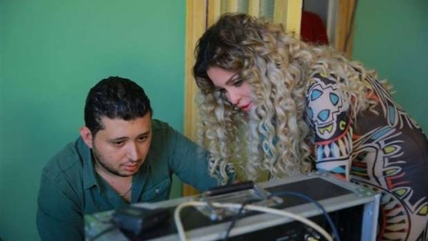 «دومنيك» تنتهى من كليب أغنيتها الجديدة 