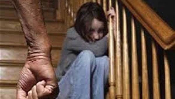 مفاجأة.. أب يعتدي على ابنته جنسيا 6 سنوات بواسطة كتاب
