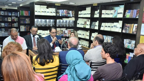 بالصور..شريف عرفه يجمع بين «هالة سرحان» و «الهام شاهين»