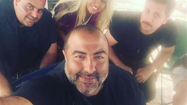 بالصورة..نسرين امين بـ«الشعر الأشقر» فى حملة فريزر