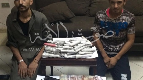 ضبط عاطلين بحوزتهما 50 لفافة بانجو و44 قطعة حشيش بشبين الكوم