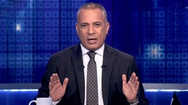 بالفيديو.. وصلة رقص لـ "أحمد موسى" مع الجالية المصرية بلندن
