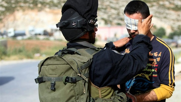 الاحتلال يحوّل أسيرا فلسطينيا للاعتقال الإداري بعد الإفراج عنه