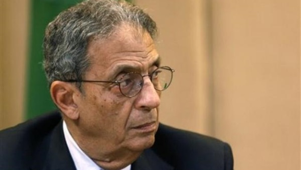 عمرو موسى يغادر القاهرة في زيارة إلى اليونان