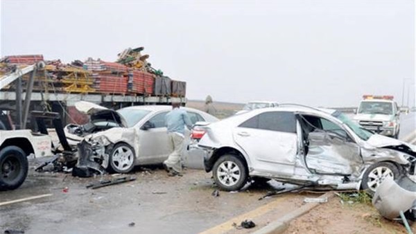 إصابة 9 أشخاص في حادثين بالبحر الأحمر