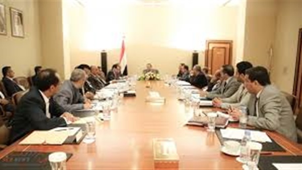 الحكومة اليمنية ترحب بأية حلول سلمية تطابق المرجعيات المتفق عليها