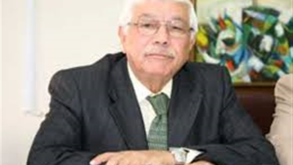 الفنان الأردني حاتم السيد يكتب ويلقي رسالة اليوم العربي للمسرح