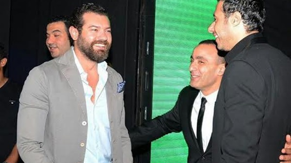 عمرو يوسف ينشر صورته بحفل "ياني" 