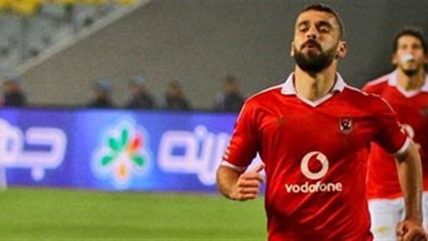 الأهلي يمدد عقد نجمي الفريق موسم اضافي