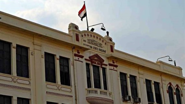 مفاجأة.. مستشار في وزارة النقل يحصل على 800 ألف جنيه شهريا