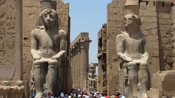 الوفد الإعلامي الهندي يغادر الأقصر بعد انتهاء جولته السياحية بالمدينة