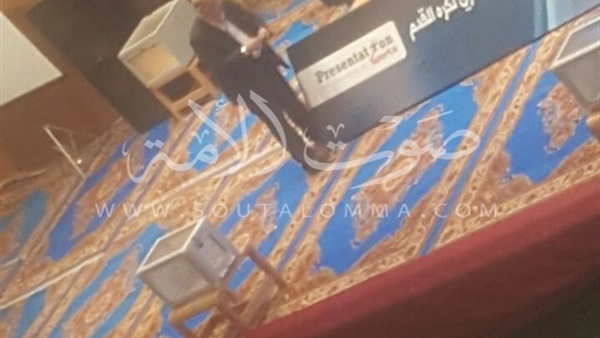 مسئول الأهلي يدلي بصوته في انتخابات اتحاد الكرة