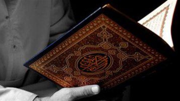 تلاوة قرآن في جنازة فتاة بوذية من عائلة مسيحية 