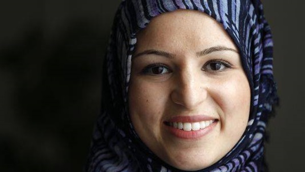 سيدة محجبة في إعلان مكتبة أمريكية ترويجاً للتعددية الثقافية