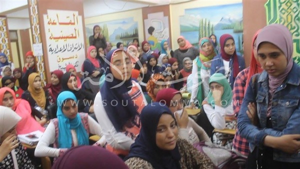 بالصور.. وقفة احتجاجية لطلاب الثانوية في كفر الشيخ