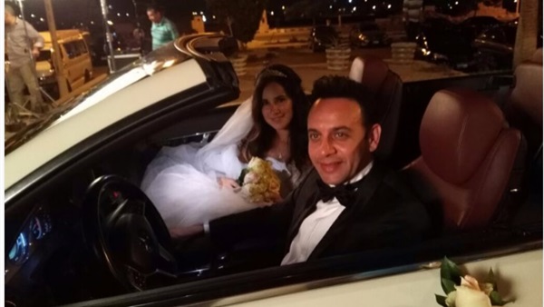 مصطفى قمر ينشر صورة من حفل زفافه على «شيري عادل»