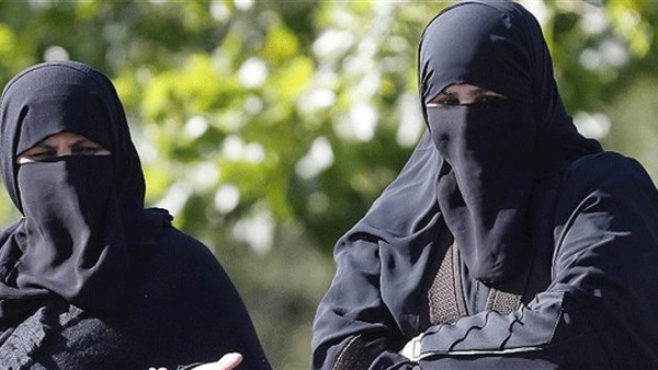 استطلاع: أكثر من نصف البريطانيين يفضلون حظر النقاب