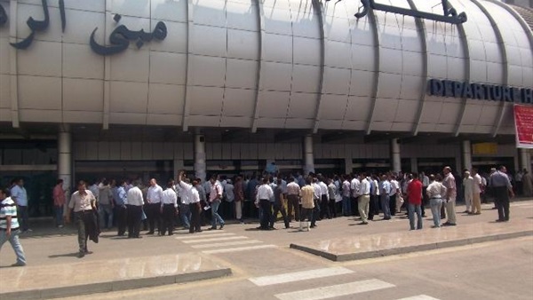 إحباط محاولة تهريب  أدوات علاج الأسنان بحوزة راكب من أبو ظبى