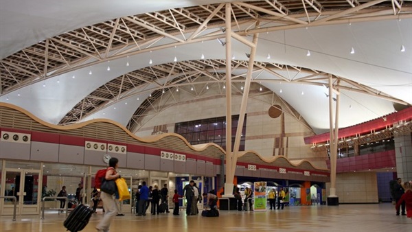 مطار شرم الشيخ يستقبل 4500 سائح روسي