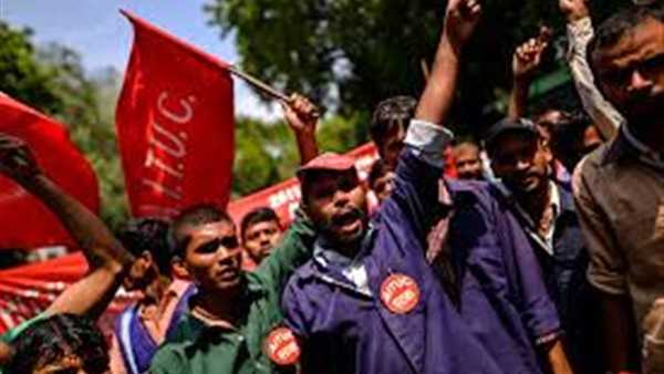 ملايين العمال في الهند يضربون احتجاجا على الحد الأدنى للأجور