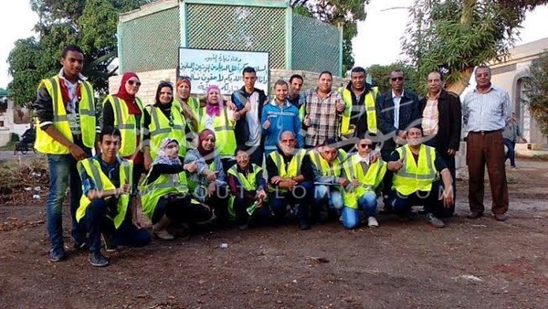  بالصور..مبادرة بورسعيد نظيفة تقود حملة لنظافة المقابر 