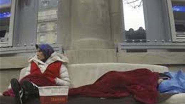 2.5 مليون سيدة في فرنسا تعيش تحت خط الفقر