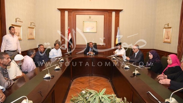بالصور.. محافظ الإسكندرية: جهود مكثفة لإعادة تشغيل سوق 30 
