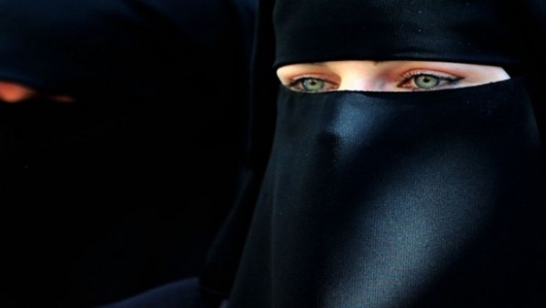 مفاجأة.. منتقبة تغتال «الدواعش» في العراق