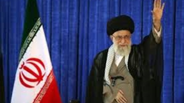 خامنئي يهاجم السعودية ويدعو المسلمين إلى التفكير في حل لادارتها الحرمين الشريفين