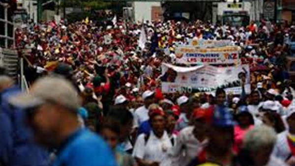 أنصار مادورو يدعون إلى تظاهرات مضادة في فنزويلا